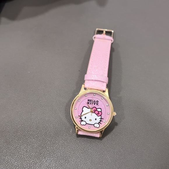 🎉Host Pick‼️ Hello Kitty watch - Picture 2 of 5